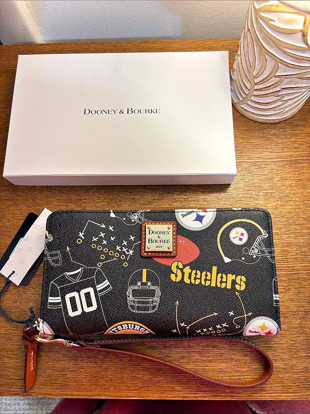Dooney & Bourke NFL Pittsburgh Steelers Zip Around Wristlet Black & Yellow NWT